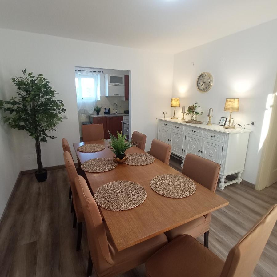 The Golden Well Apartment Rovinj Exterior photo
