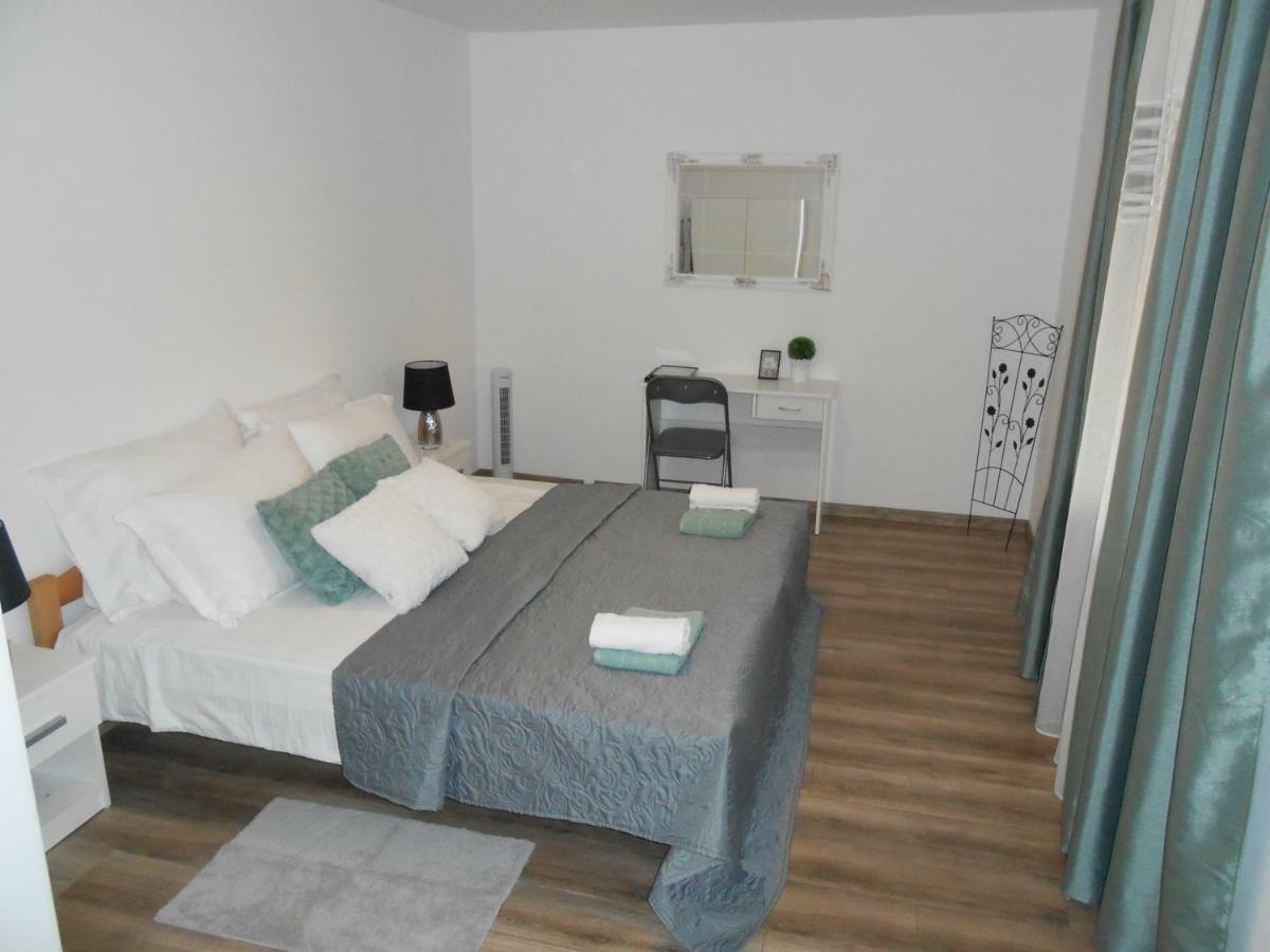 The Golden Well Apartment Rovinj Exterior photo
